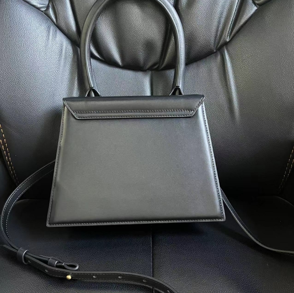 Le grand Chiquito Large Leather Handbag - Picture 4 of 7